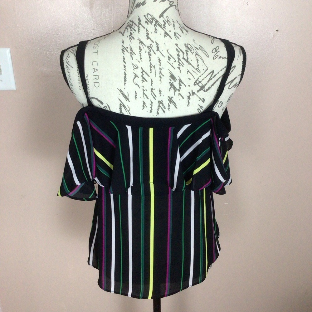 SALE‎ Vince Camuto Womens Off Shoulder Flutter Sleeves Black Multi Striped Top - Picture 4 of 9
